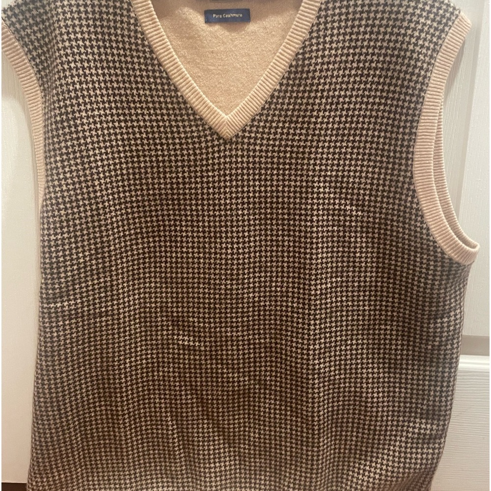 T. Harris cashmere houndstooth vest.  Classic. Luxe. Preppy. Perfect fall staple